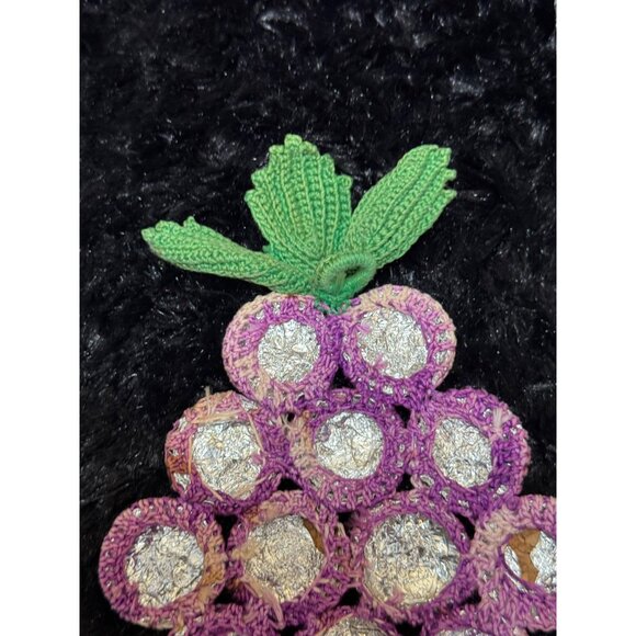 Vintage Soda Cap Crocheted Purple Grape Cluster Trivet - Picture 7 of 8